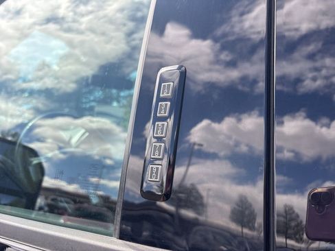 Used 2022 Ford F250 Lariat w/ Tremor Off-Road Package AWD/4WD image 11