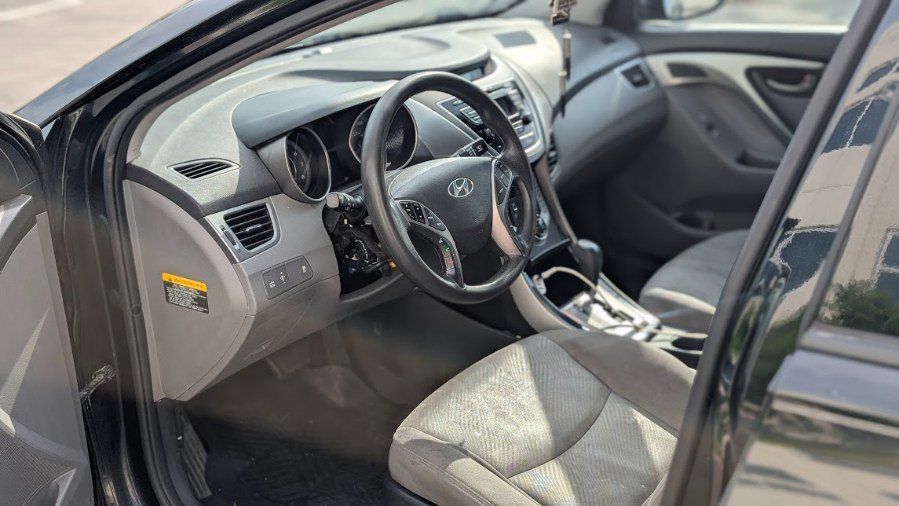 Used 2013 Hyundai Elantra GLS w/ Preferred Pkg FWD image 16
