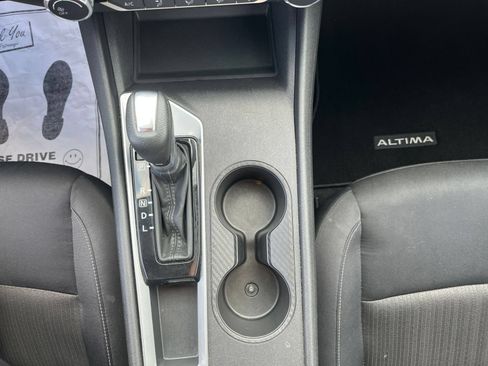 Used 2025 Nissan Altima 2.5 SV FWD image 42