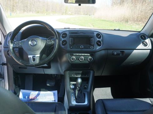Used 2015 Volkswagen Tiguan SEL FWD image 10