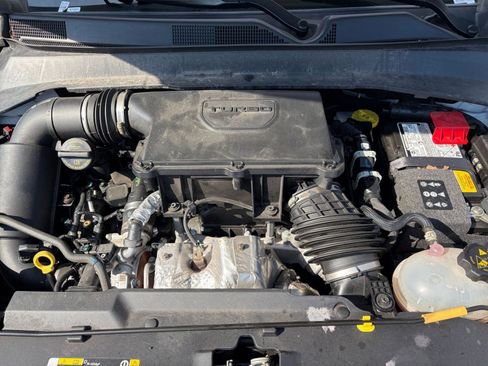 Used 2025 Jeep Compass Limited image 33