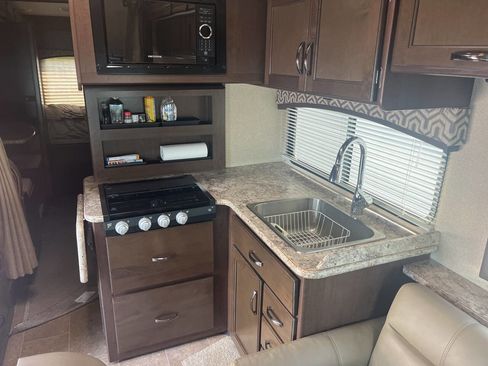 Used 2018 Ford E-450 and Econoline 450 Super Duty w/ Motorhome Prep Package image 24