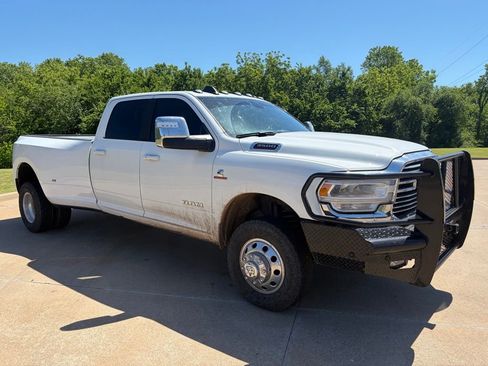 Used 2024 RAM 3500 Laramie w/ Chrome Bumper Package AWD/4WD image 4