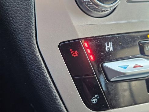 Used 2021 Ford Explorer XLT w/ Equipment Group 202A image 29