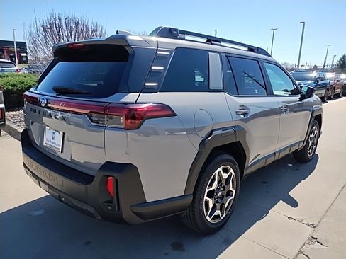 New 2026 Subaru Outback Touring AWD/4WD image 8