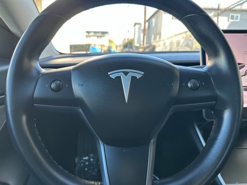 Used 2019 Tesla Model 3 Mid Range image 25