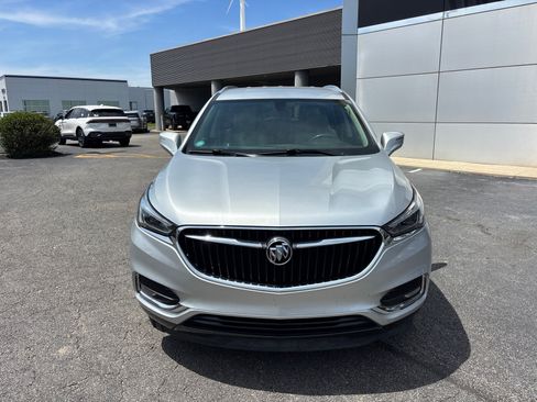 Used 2019 Buick Enclave Essence AWD/4WD image 2
