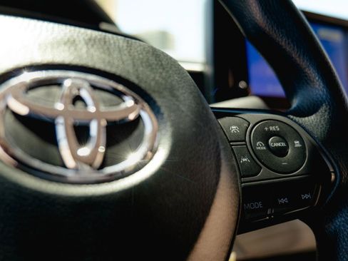 Used 2025 Toyota Corolla LE FWD image 25