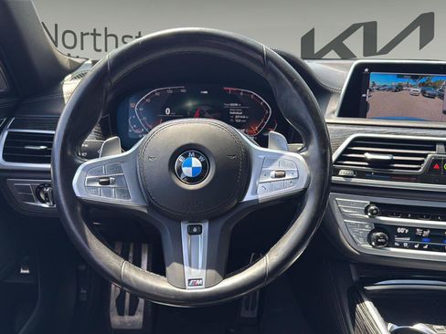 Used 2022 BMW 740i xDrive w/ M Sport Package AWD/4WD image 13