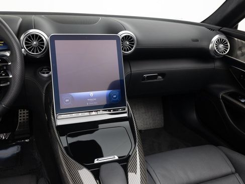 Used 2022 Mercedes-Benz SL 63 AMG 4MATIC w/ AMG Aerodynamic Package image 20