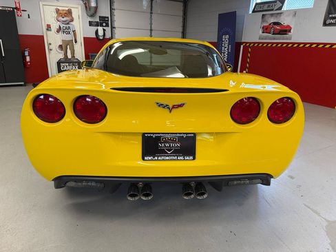 Used 2011 Chevrolet Corvette Coupe w/ 1LT RWD image 5