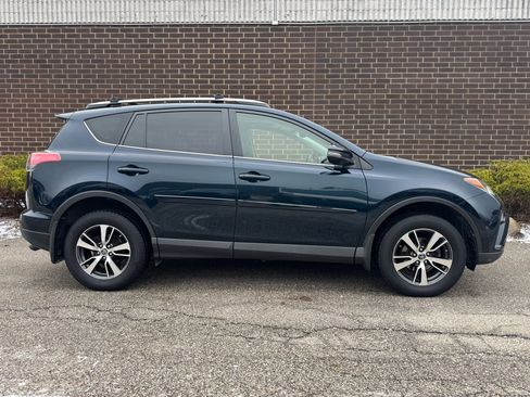 Used 2018 Toyota RAV4 XLE image 29