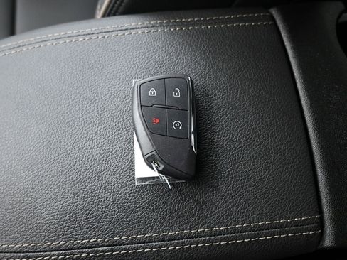 New 2026 GMC Canyon Denali w/ LPO, Denali Black Edition image 19