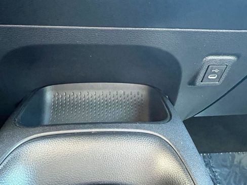 Used 2025 Toyota Corolla LE image 21