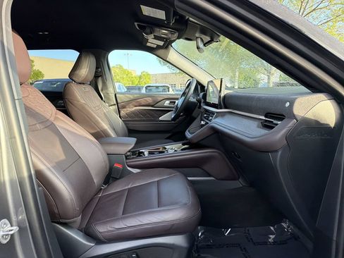 Used 2026 Ford Explorer Platinum w/ LUX Leather Package AWD/4WD image 19