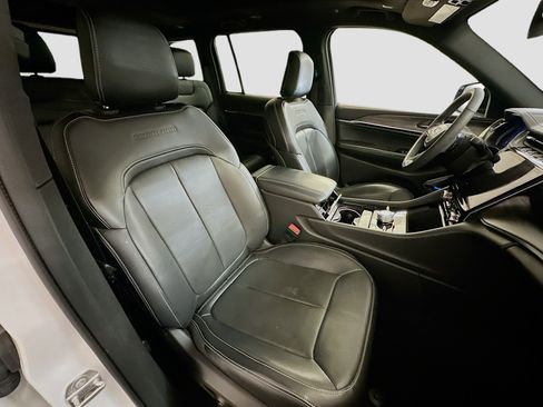 Used 2022 Jeep Grand Cherokee Overland image 34