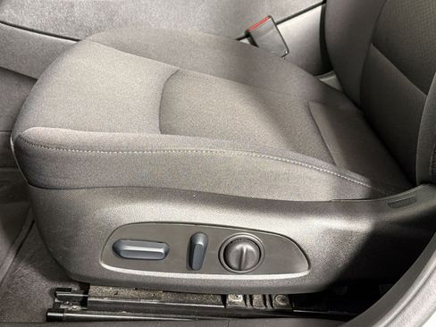 Used 2025 Chevrolet Malibu LT FWD image 13