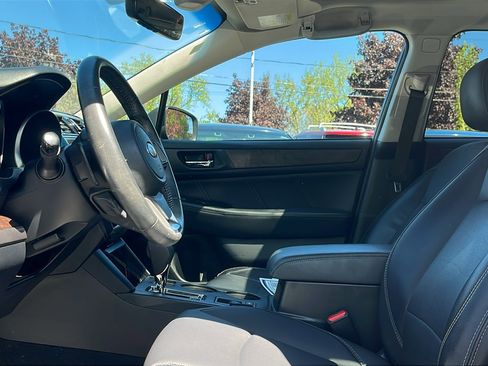 Used 2018 Subaru Outback 2.5i Limited AWD/4WD image 12