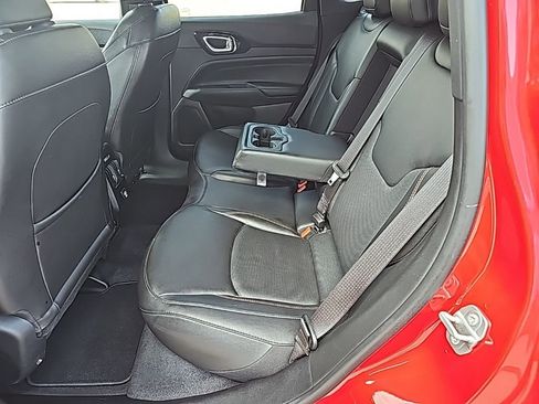 Used 2022 Jeep Compass Limited image 15