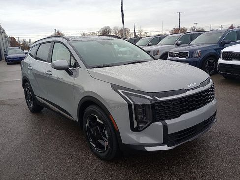 New 2026 Kia Sportage EX image 1
