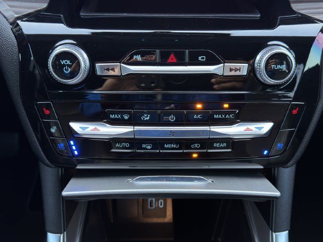 Used 2022 Ford Explorer Limited w/ Equipment Group 301A RWD image 20