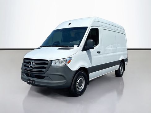 Used 2025 Mercedes-Benz Sprinter 2500 image 7
