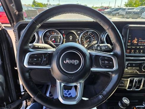 Certified 2022 Jeep Wrangler Unlimited Sahara AWD/4WD image 3