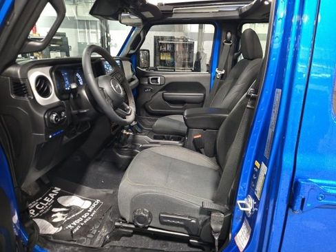 Used 2024 Jeep Wrangler Unlimited w/ Convenience Group image 15