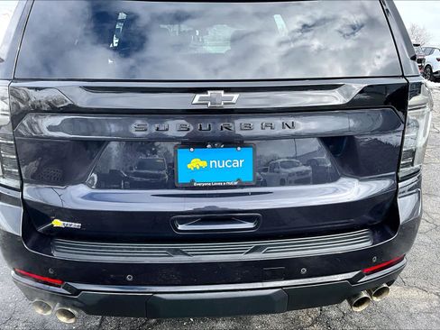 Used 2025 Chevrolet Suburban Z71 w/ Z71 Off-Road Package image 30