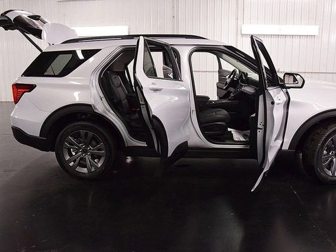New 2026 Ford Explorer Active w/ Active Comfort Package AWD/4WD image 36