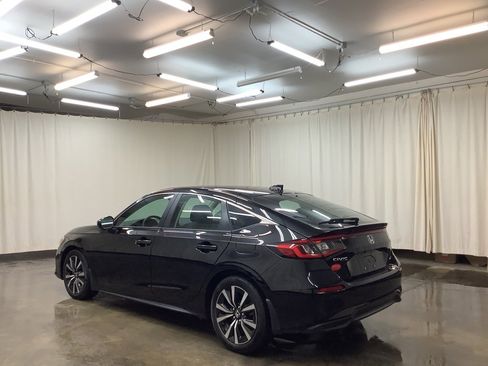 Used 2024 Honda Civic EX-L image 9
