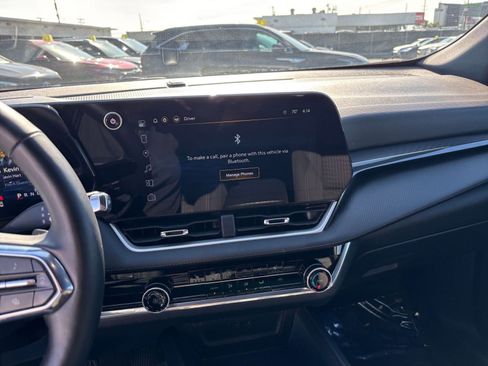 Used 2025 Chevrolet Equinox LT FWD image 17
