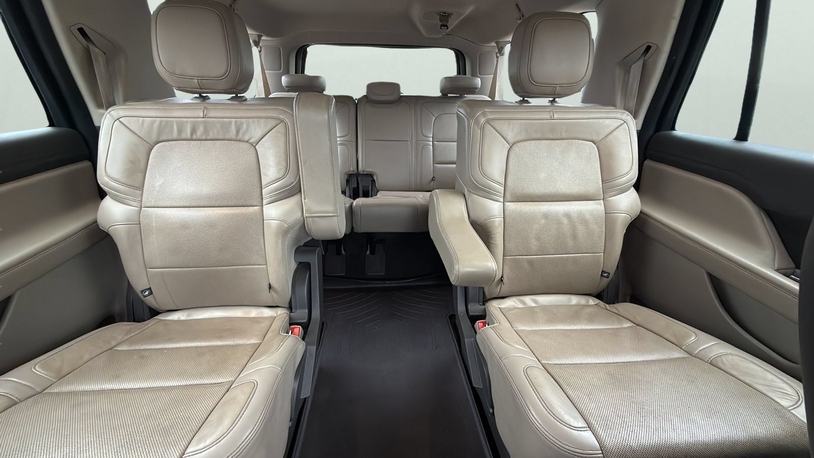 Used 2023 Lincoln Navigator L Reserve AWD/4WD image 25