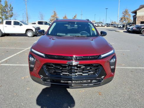 Certified 2024 Chevrolet Trax ACTIV w/ Sunroof Package image 2