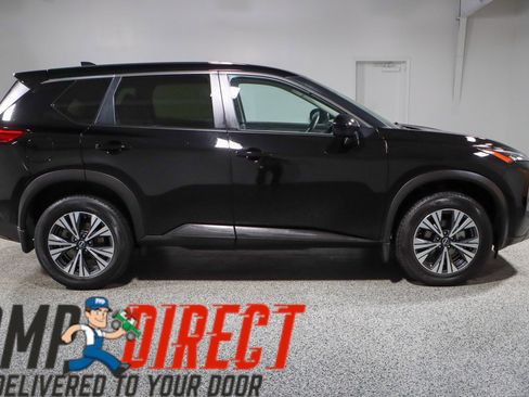 Used 2023 Nissan Rogue SV image 6
