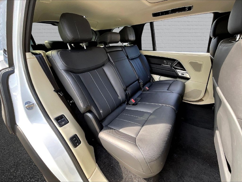 Used 2022 Land Rover Range Rover Long Wheelbase SE AWD/4WD image 20