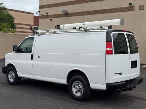 Used 2013 Chevrolet Express 2500 image 4