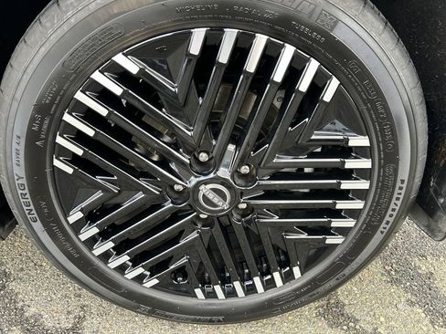 Used 2024 Nissan Leaf SV Plus image 13