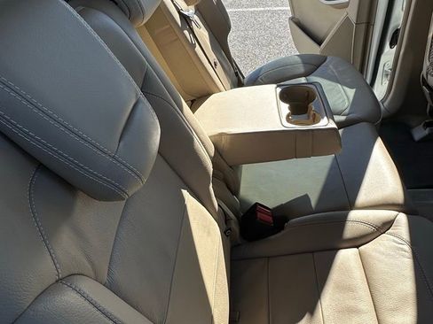 Used 2013 Mercedes-Benz GL 550 4MATIC image 17