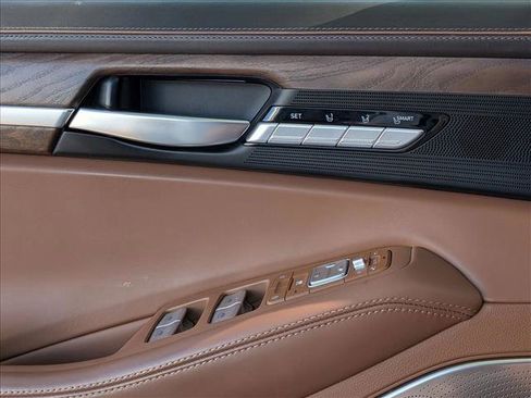 Used 2020 Genesis G90 5.0 Ultimate image 3