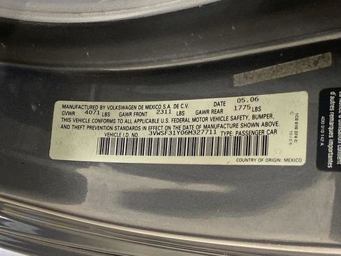 Used 2006 Volkswagen Beetle Convertible w/ Package 2 image 27