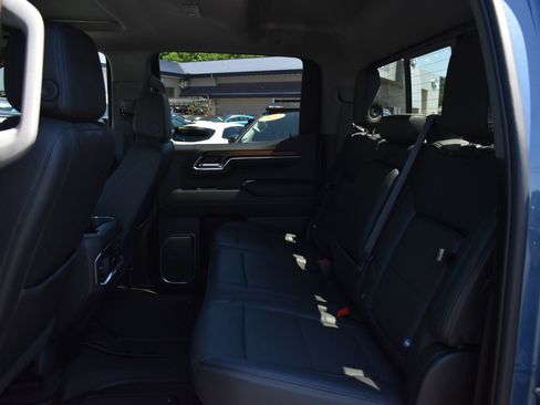 Used 2024 GMC Sierra 1500 Denali w/ Denali Reserve Package AWD/4WD image 17