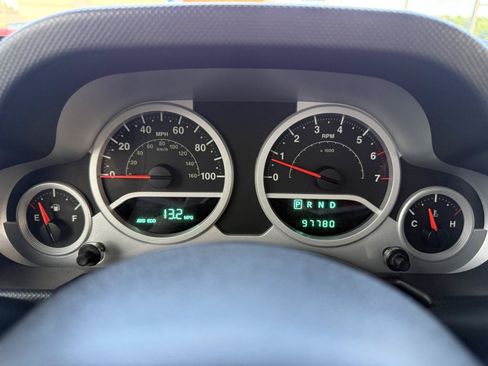 Used 2009 Jeep Wrangler Sahara w/ Dual Top Group AWD/4WD image 12