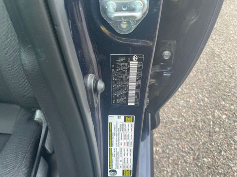 Used 2025 Toyota Corolla LE image 28