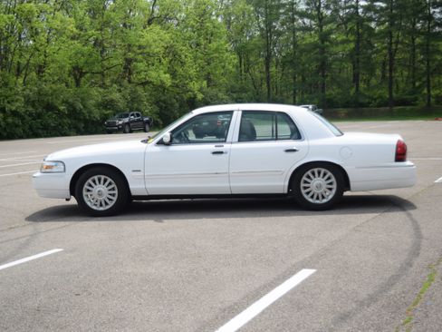 Used 2011 Mercury Grand Marquis LS RWD image 19