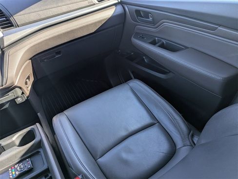 Used 2018 Honda Odyssey Touring image 21