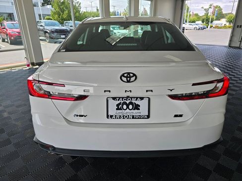 Used 2026 Toyota Camry SE w/ Convenience Package FWD image 4