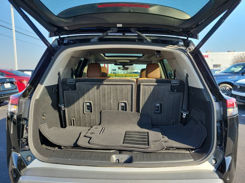 Certified 2023 Nissan Pathfinder Platinum image 8