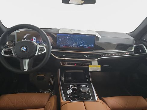 Used 2026 BMW X5 sDrive40i w/ M Sport Package RWD image 9