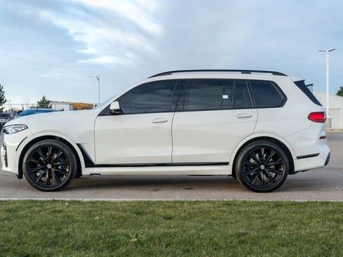 Used 2022 BMW X7 M50i w/ Dynamic Handling Package image 4
